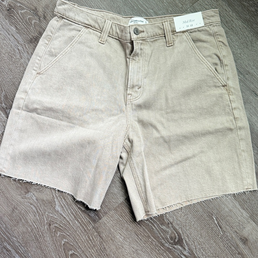 Abercrombie & Fitch Tan Women's Bermudas